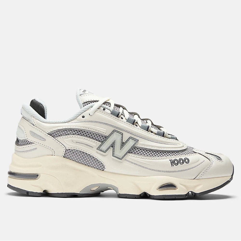 NWT! New Balance Sneakers M1000MEW
